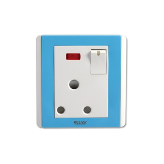 CLICK-IRISH-3 PIN ROUND SOCKET WITH SWITCH,15A