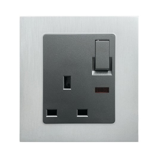 Blaze Crown 3 Pin Flat Socket With Switch 13A- 876694
